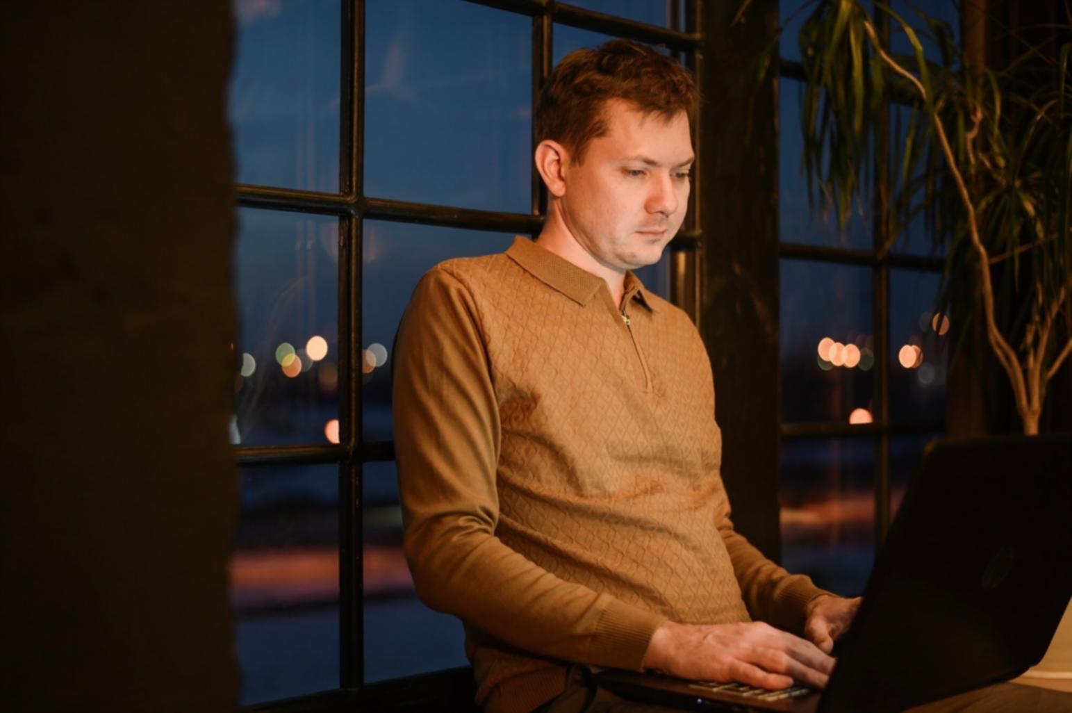 Advanced mobile technology development workspace